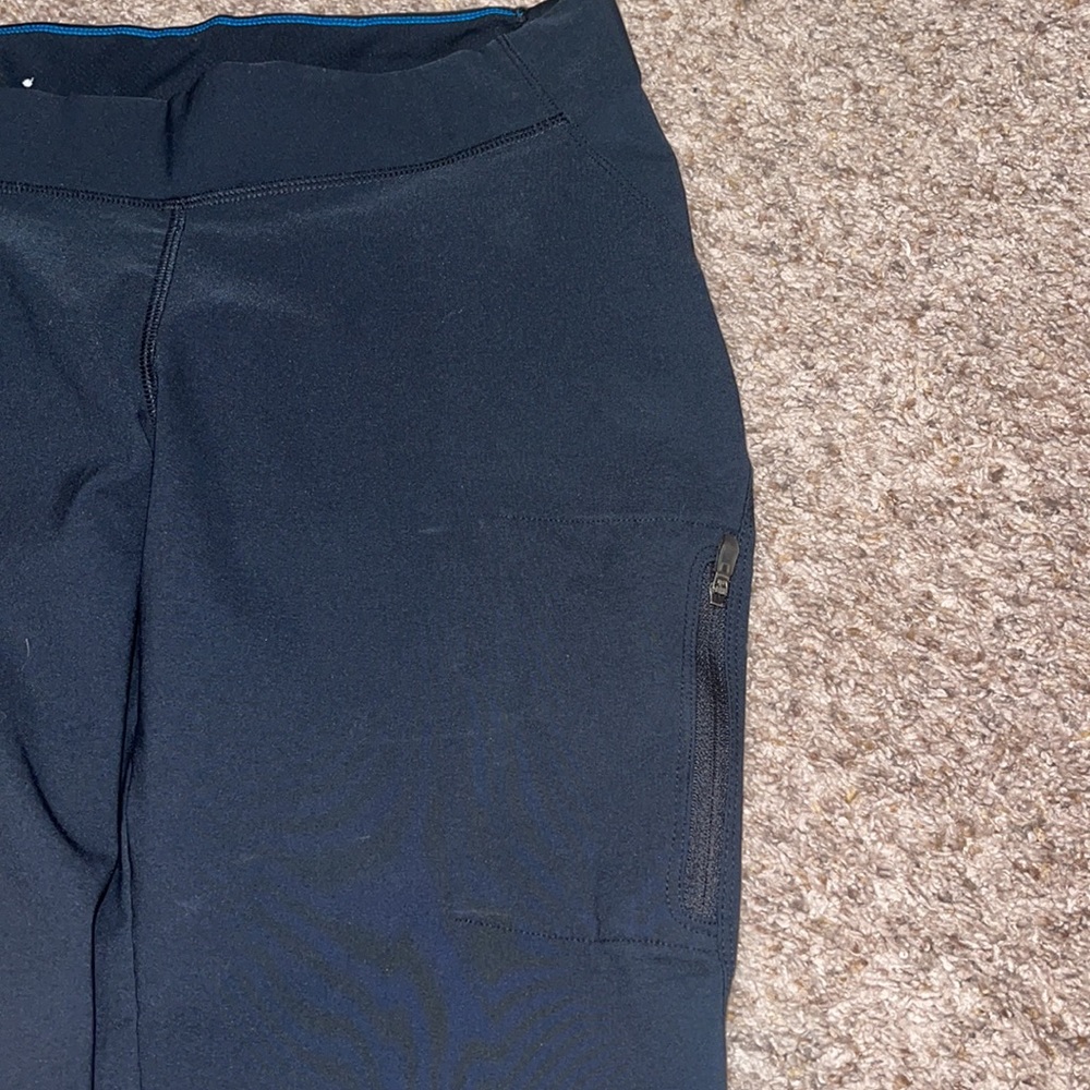 Capris - Picture 3 of 5